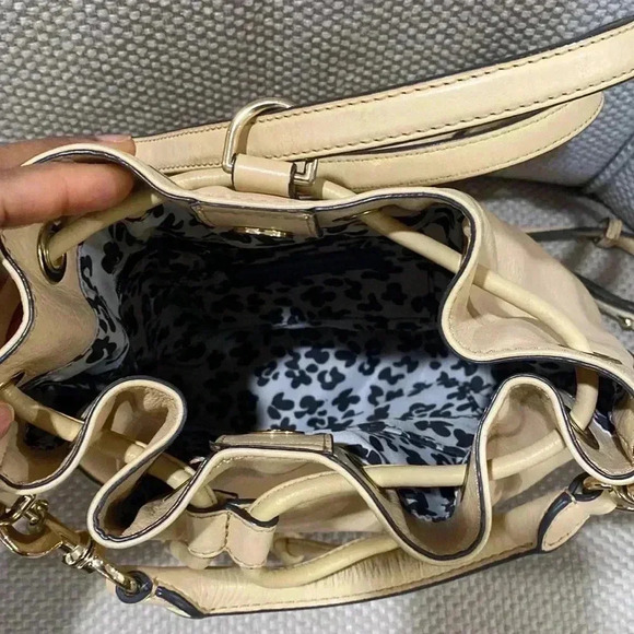 Rebecca minkoff convertible bucket bag or shoulder bag - Picture 9 of 15